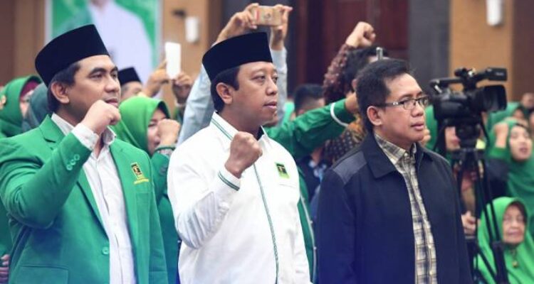 Ketua Umum Dpp Ppp Romahurmuziy Tengah Min